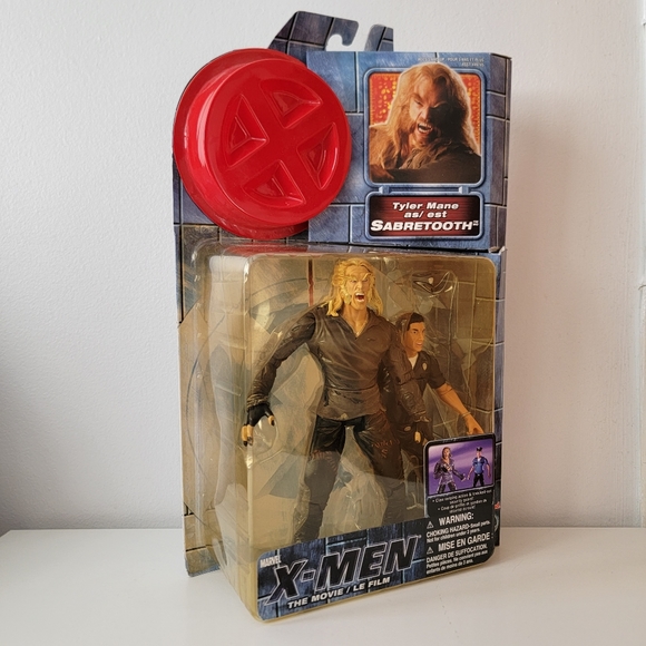 *SOLD* Vintage 2000 X-Men Sabretooth action figure by Toy Biz - Picture 2 of 4